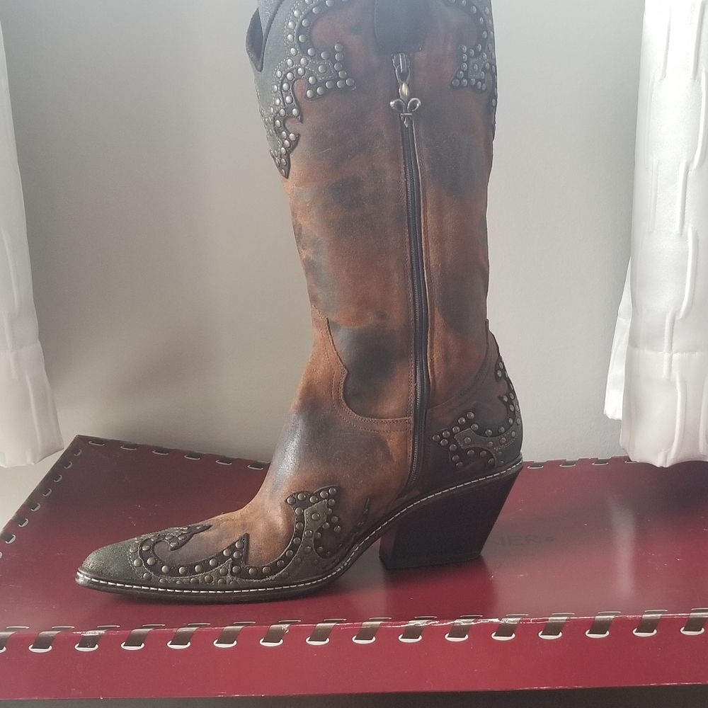 Authentic Donald J Pliner Cowboy boots